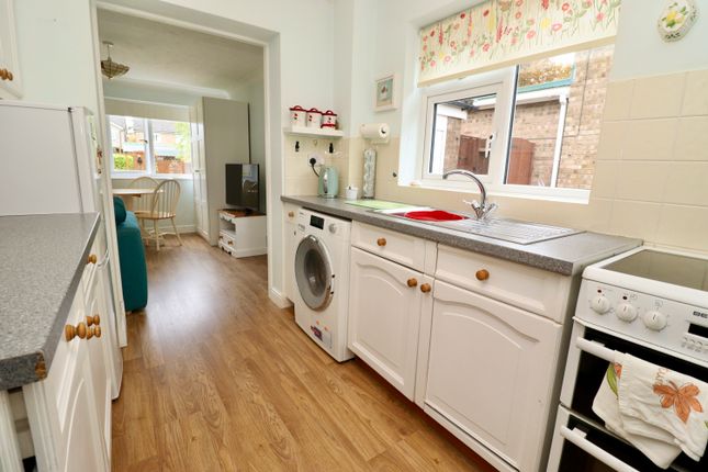 6, Manor Leas Close, Lincoln photo 4