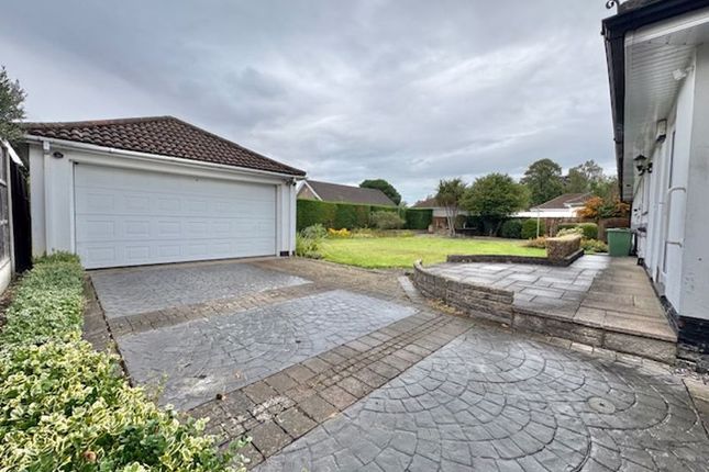 Garage To Rear Grden