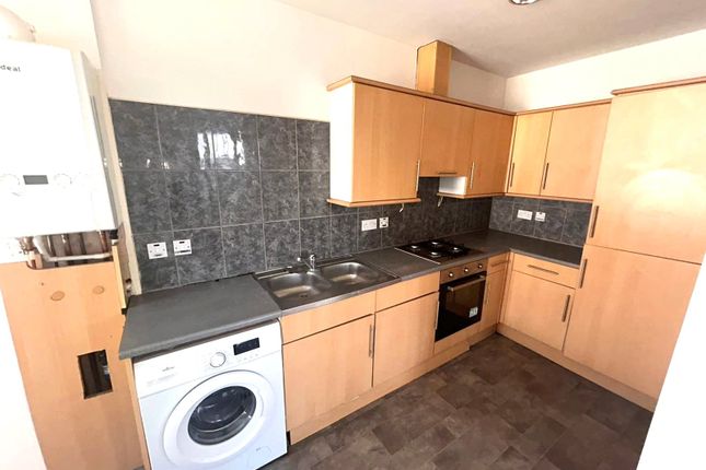 Flat F, 5-7,, Lansdowne Square, Gravesend photo 2