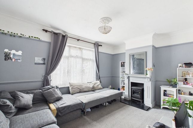 11 Ownsted Hill, Croydon photo 3