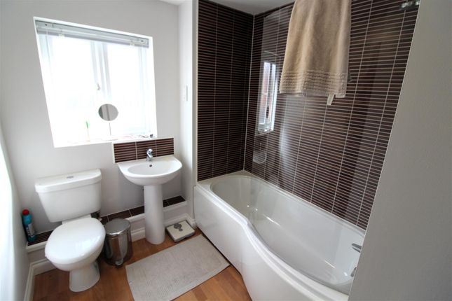 105, Burtree Drive, Stoke-On-Trent photo 4