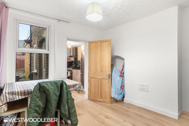 18, North Road, Hoddesdon photo 3