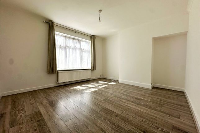 91, Dalston Gardens, Middx photo 4