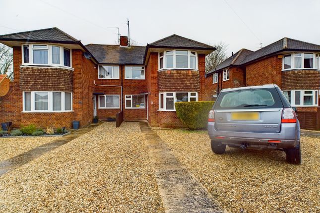 Flat to rent in Horsbere Road, Hucclecote, Gloucester