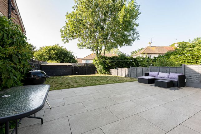 43, Juniper Road, Leigh-on-sea photo 2