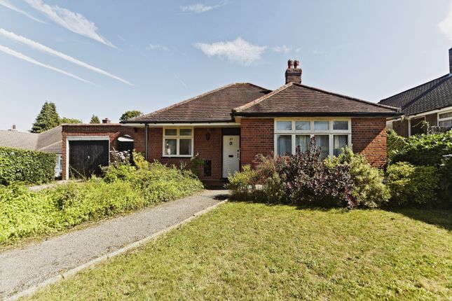 Thumbnail Bungalow for sale in Hartley Old Road, Purley