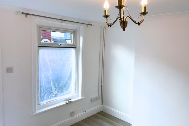75 Lower Cliff Road, Gorleston photo 2