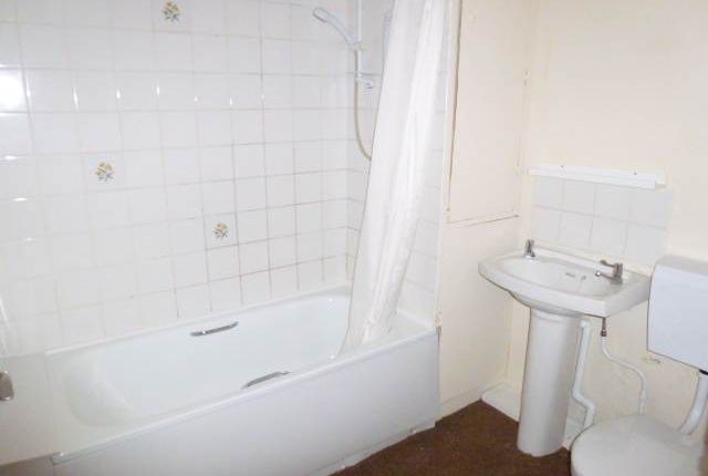 Ashgrove, Pontyberem Carmarthenshire photo 5