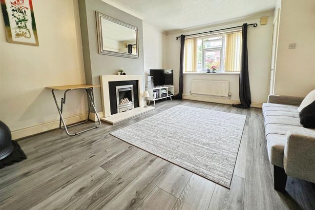75, Ploughmans Croft, Bradford photo 2