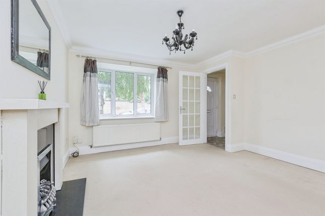2, Larchwood Close, Leicester photo 2