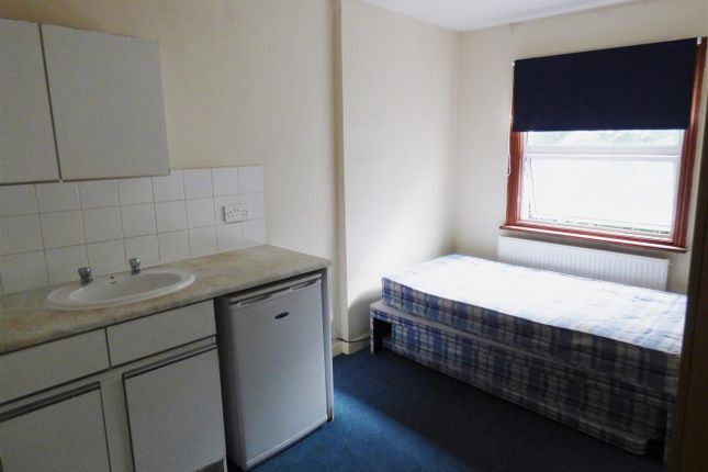 Room to rent in Townsend Road, Tottenham, London
