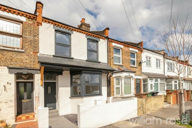 Town house to rent in Hamilton Road, London