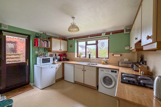 2, Orchard Close, Colchester photo 4