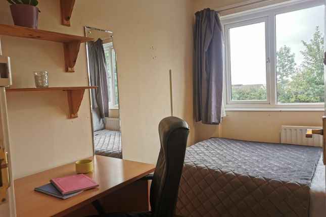 22, Brymore Road, Canterbury photo 4