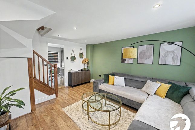 6, Larchwood Close, Kent photo 3