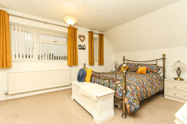 15, Fallowfield, Wellingborough photo 4