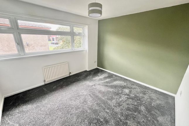 5 Brackenlaw, GATESHEAD photo 4