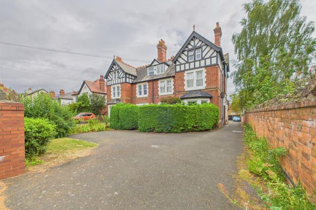 1 Bedroom Flat in WR14 3BD