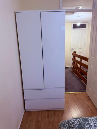 Room 2, 19, Chelveston Way, Peterborough photo 5