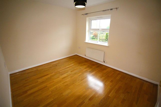 24, Stonechat Road, Rugby photo 4