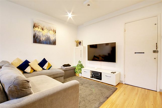 41, Bridle Close, Enfield photo 2