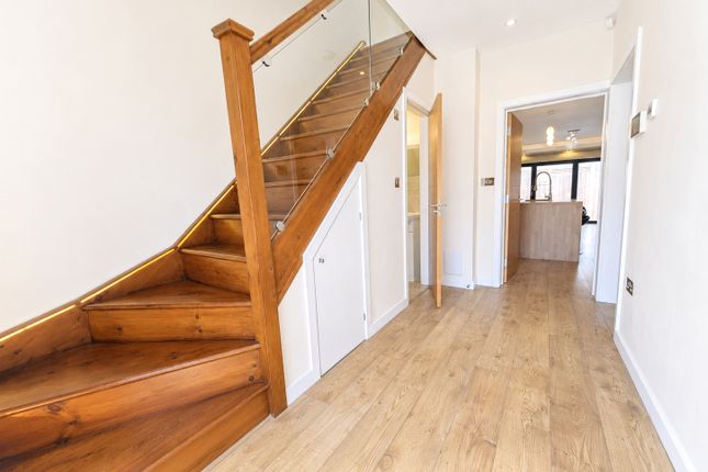 33a, Lowfield Road, London photo 3