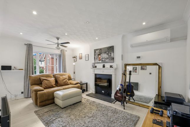 45, Bewick Court, Halstead photo 3