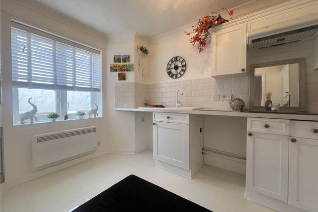 2 Bucklers Lodge,, Anchorage Way, Hampshire photo 3