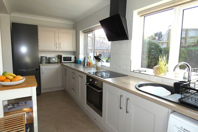 17 Hare Park Mount, Leeds photo 4