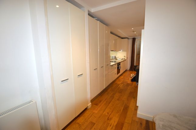 Flat 525 Vantage Building, Station Approach, Station Approach, Hayes photo 5