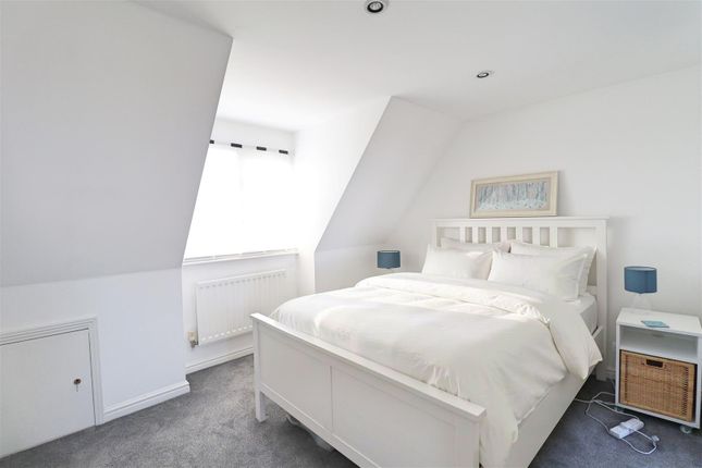 15, Shires Close, Great Notley, Braintree photo 5