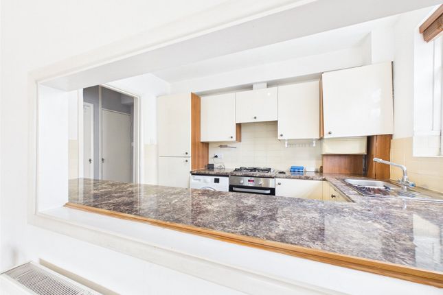 7, Cranemead Court, Twickenham photo 4