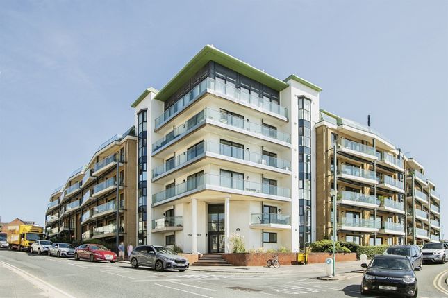 Thumbnail Flat for sale in Marina Close, Boscombe, Bournemouth