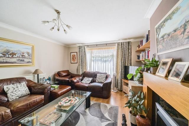 Flat 5 Holmdene,, Holden Road, London photo 4