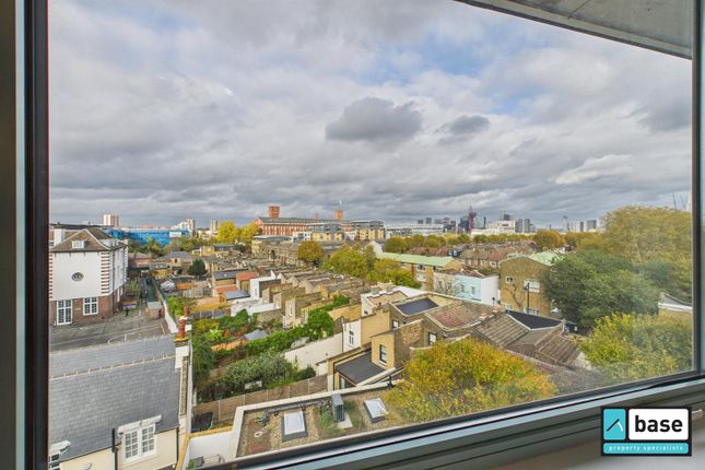 Flat 54, Theatre Building, London photo 4