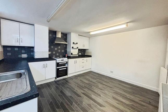 24, James Street, Bradford photo 2