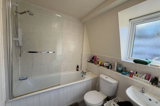 Flat F, Loveridge House, 8, Hawke Road, London photo 4