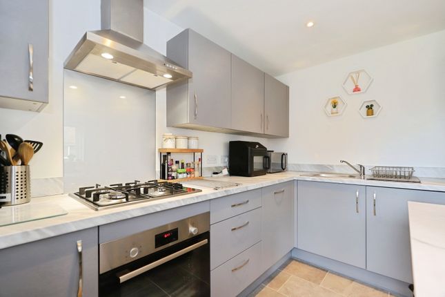 2, Bluebell Crescent, Kidderminster photo 4