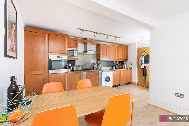 113, Kirkdale, London photo 4