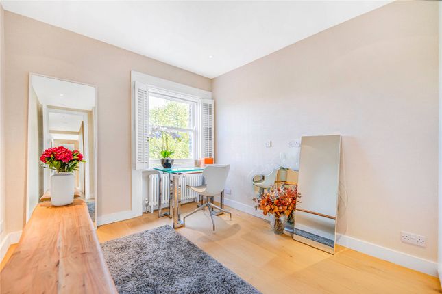 Flat for sale in Cathcart Road, Chelsea, London