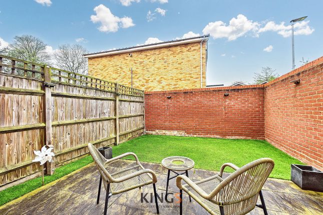 7 Dunham Mews, Hatfield photo 4