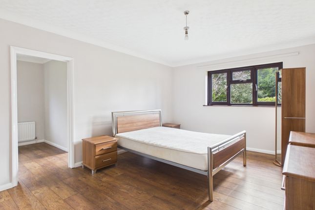 14, Donovan Court, Northampton photo 5