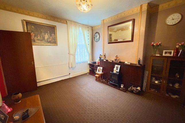 1 Haddon Grove, Sale photo 3