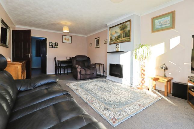 7, Highlow Avenue, Kidderminster photo 3