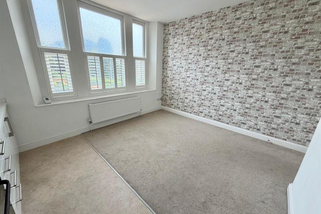 Flat 8, Kew Gardens, Weston-Super-Mare photo 4