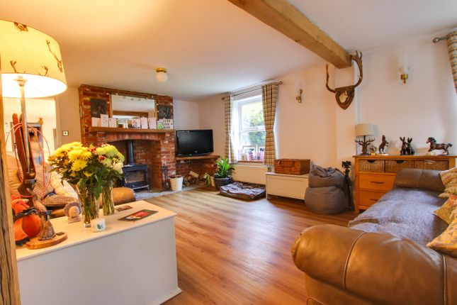 1 Elm View, Lucky Lane, Lymington photo 2