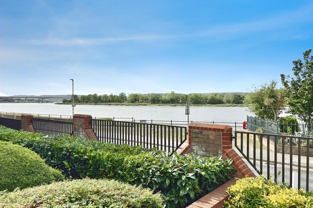 14 Sealand Court, Esplanade, Rochester photo 3