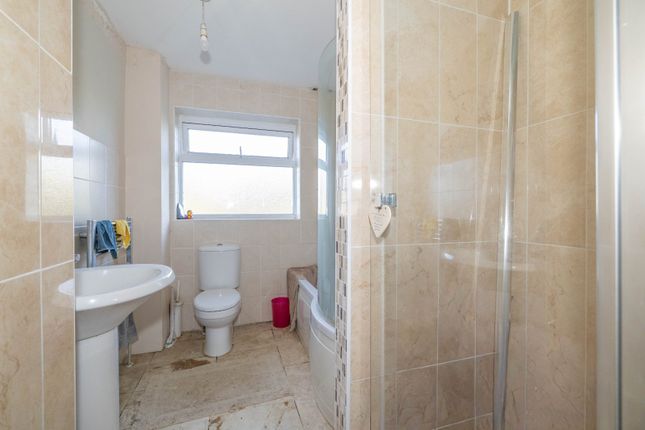 21, Oaklands Way, Canterbury photo 4