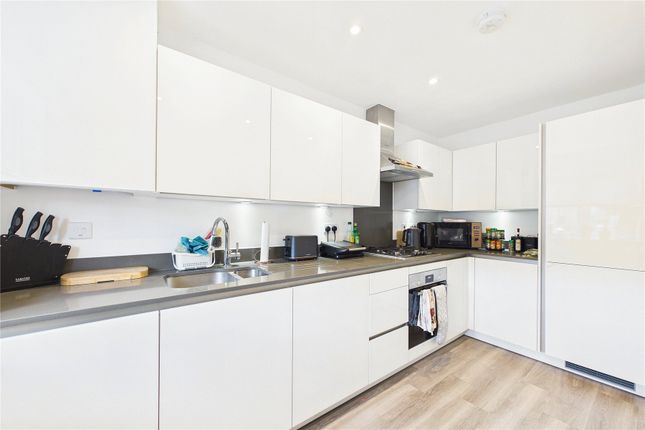 70, Ridges Rise, Camberley photo 4