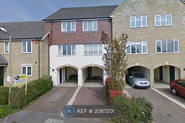 Thumbnail Terraced house to rent in Oakey Drive, Wokingham